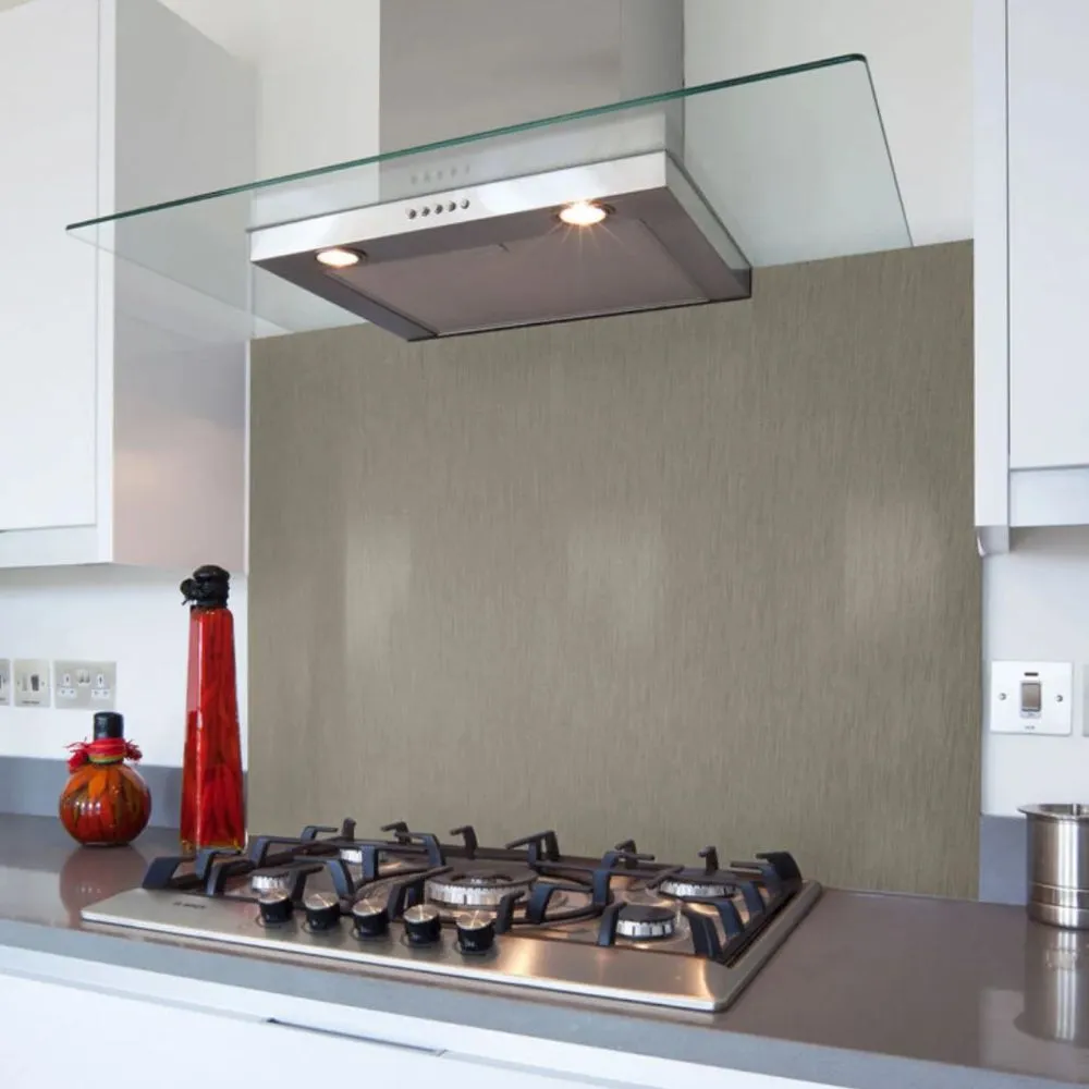 Cooking area with stainless steel splashback